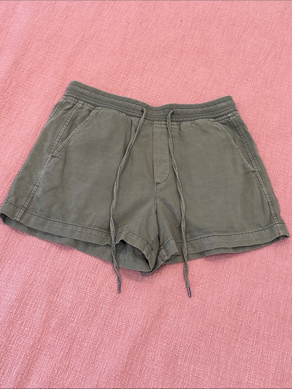 GAP small wm’s cotton / Lyocell military green High-Rise Drawstring Short W30L3